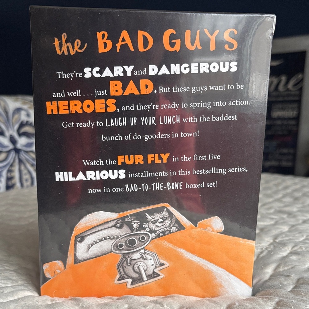 The Bad Guys Box Set Books 1-5 - Picture 3 of 5